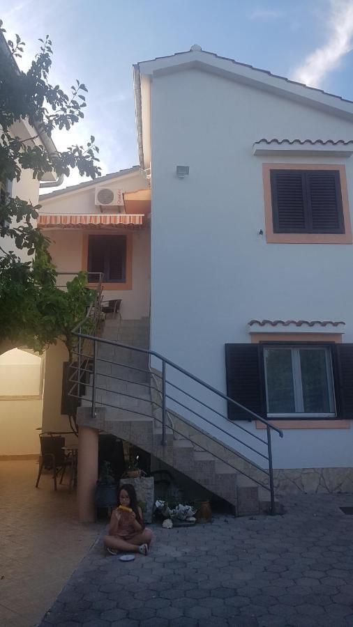 Appartamento Gita Omišalj Esterno foto