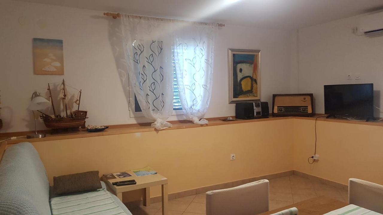 Appartamento Gita Omišalj Esterno foto